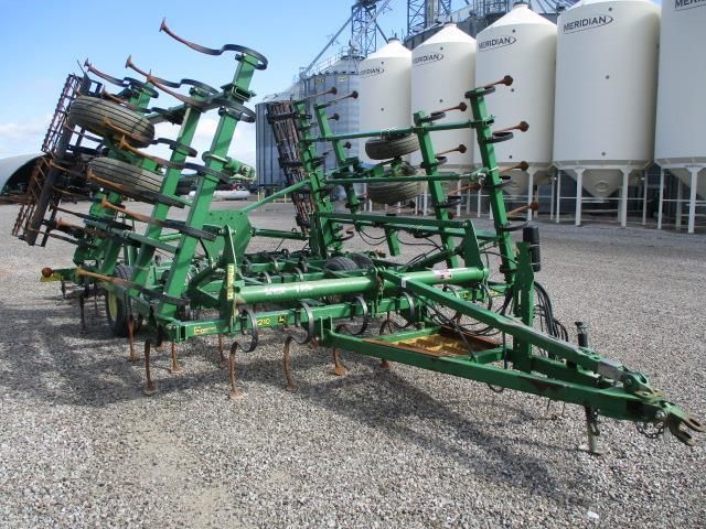 Main image John Deere 2210L
