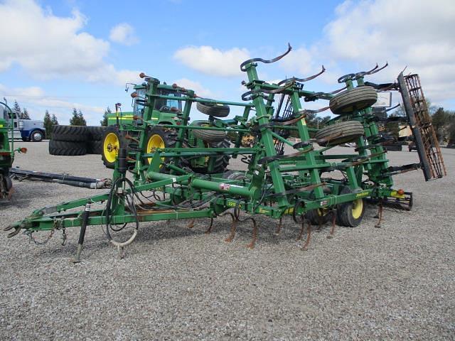 Image of John Deere 2210L equipment image 2