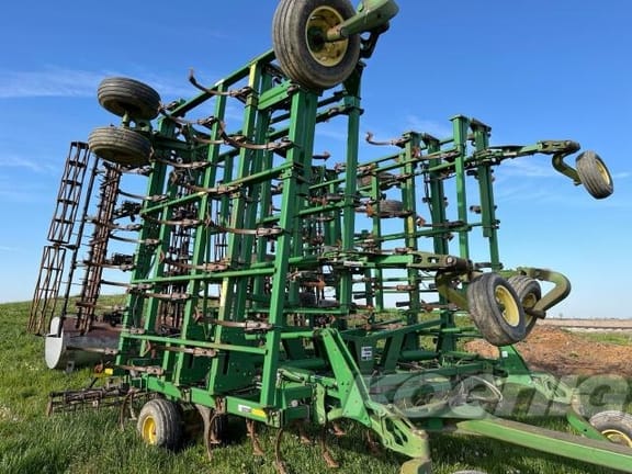 Main image John Deere 2210