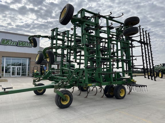 Main image John Deere 2210