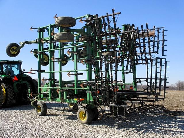 Image of John Deere 2210 equipment image 4