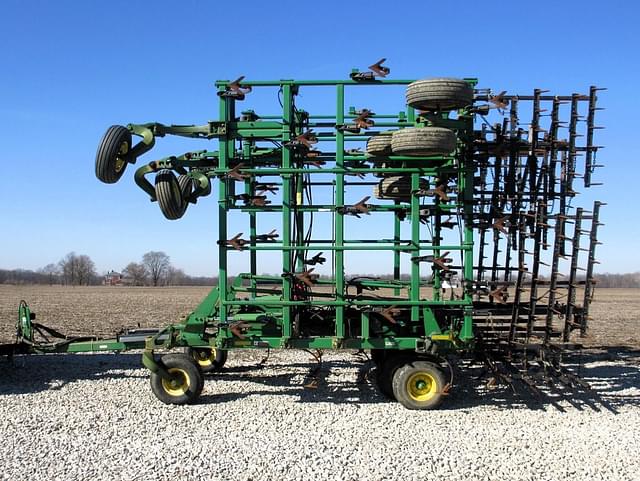 Image of John Deere 2210 equipment image 3