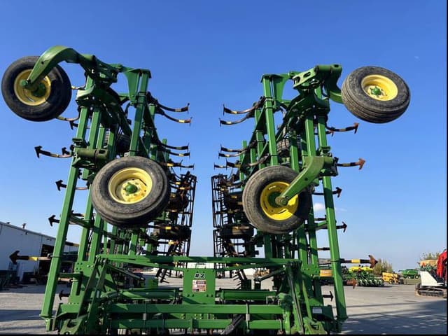 Image of John Deere 2210 equipment image 3