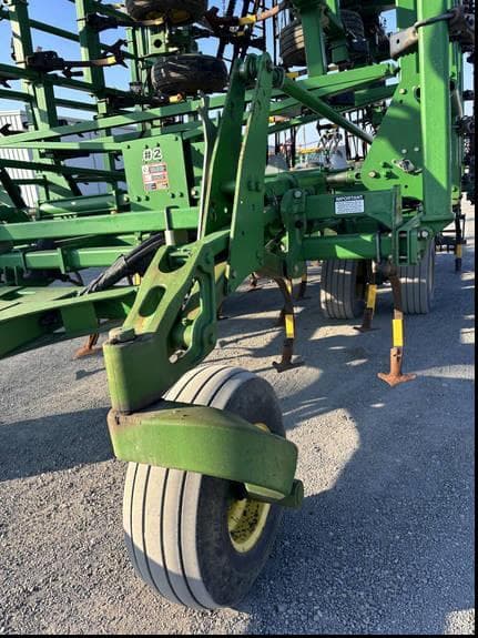 Image of John Deere 2210 equipment image 4