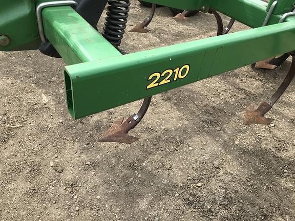 Image of John Deere 2210 equipment image 1