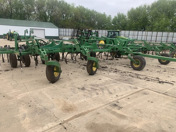 Main image John Deere 2210