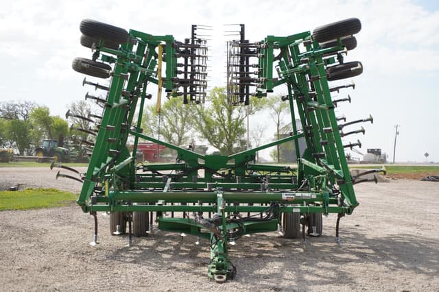 Image of John Deere 2210 equipment image 1