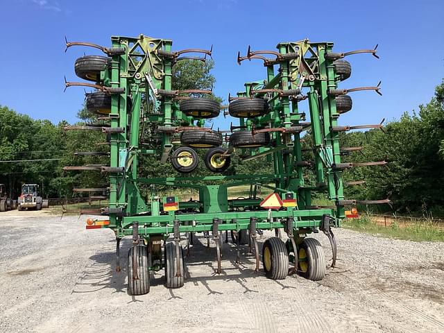 Image of John Deere 2210 equipment image 3