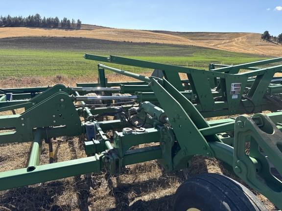 Image of John Deere 2210 equipment image 4