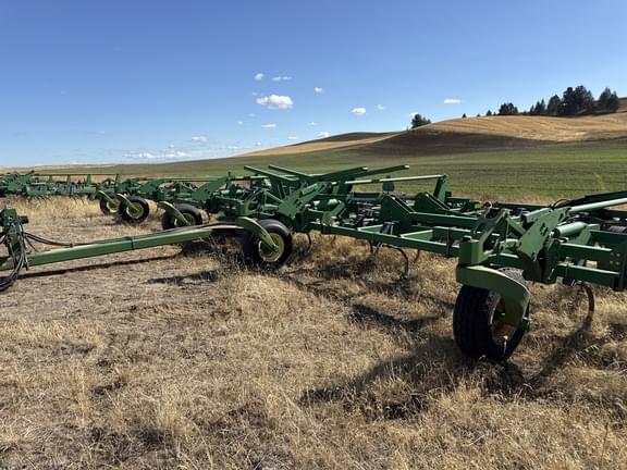 Image of John Deere 2210 Primary image