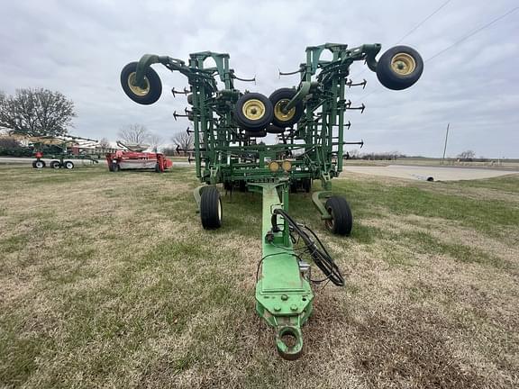 Image of John Deere 2210 equipment image 1