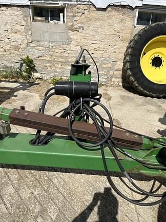 Image of John Deere 2210L equipment image 3