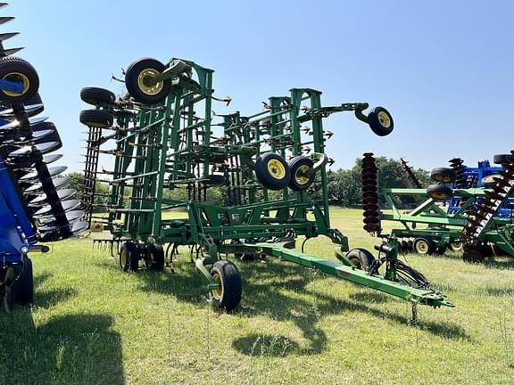 Image of John Deere 2210 equipment image 4