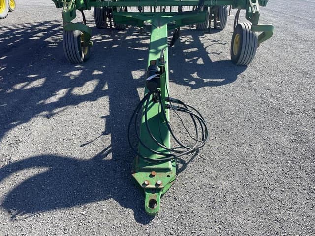 Image of John Deere 2210 equipment image 3