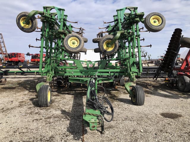 Image of John Deere 2210 equipment image 1