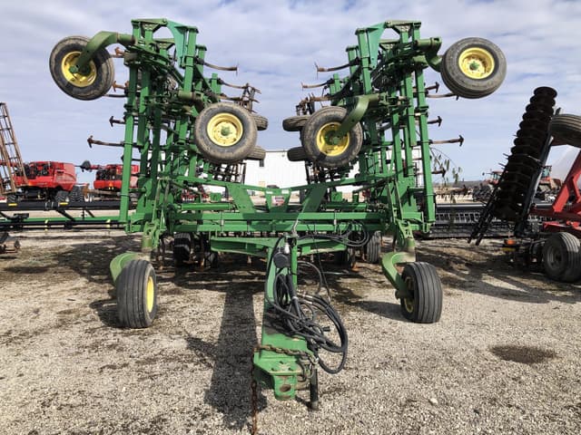 Image of John Deere 2210 equipment image 1