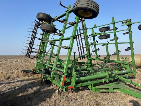 Image of John Deere 2210L equipment image 2