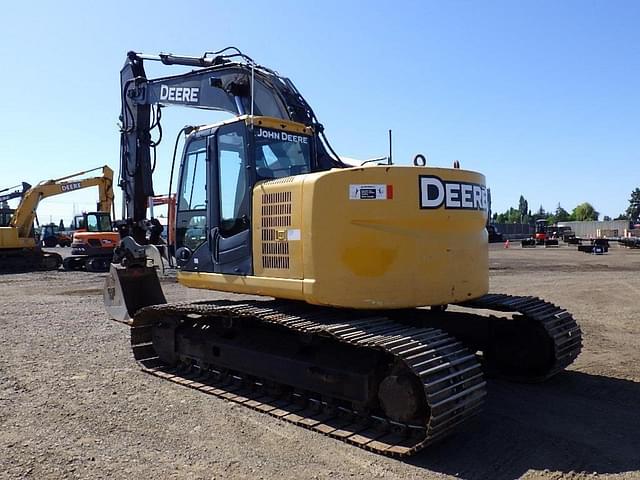 Image of John Deere 225D equipment image 4