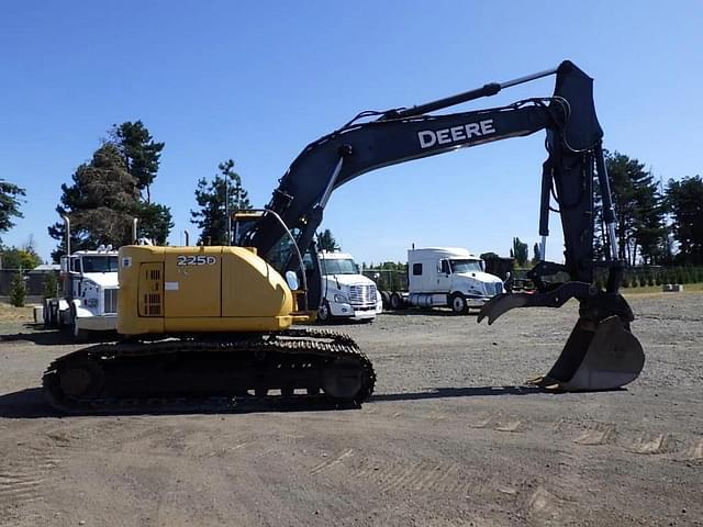 Image of John Deere 225D equipment image 2