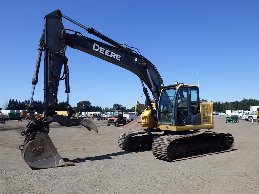 Image of John Deere 225D Primary image
