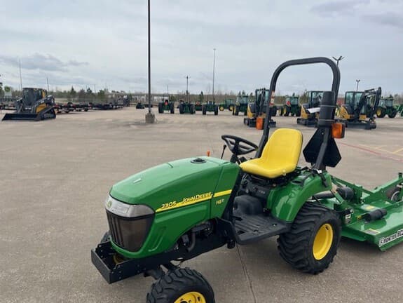 Image of John Deere 2305 equipment image 1