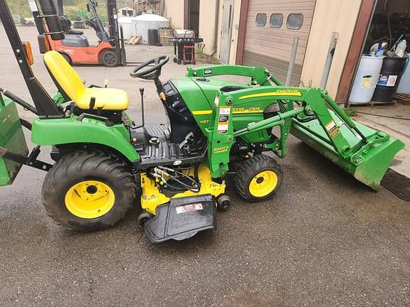 Image of John Deere 2305 equipment image 3