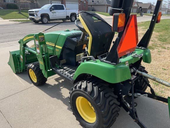 Image of John Deere 2305 equipment image 2