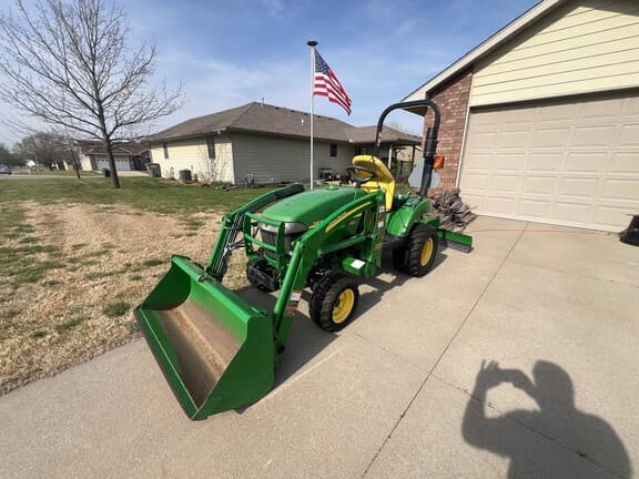 Image of John Deere 2305 equipment image 4