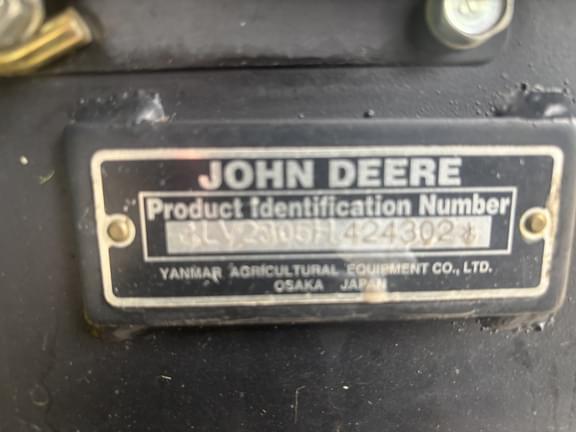 Image of John Deere 2305 equipment image 3