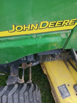 Image of John Deere 2305 equipment image 4