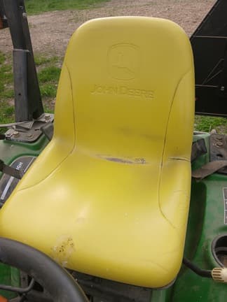 Image of John Deere 2305 equipment image 4