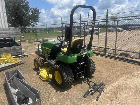 Image of John Deere 2305 equipment image 1