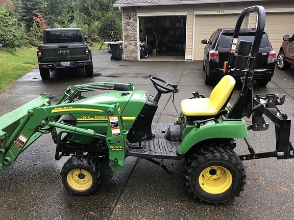 Image of John Deere 2305 equipment image 1