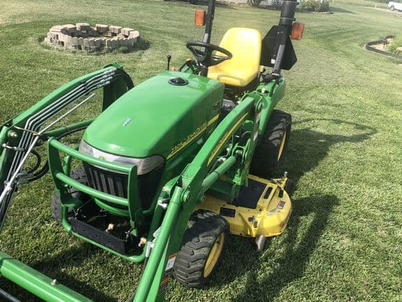 Image of John Deere 2305 equipment image 3