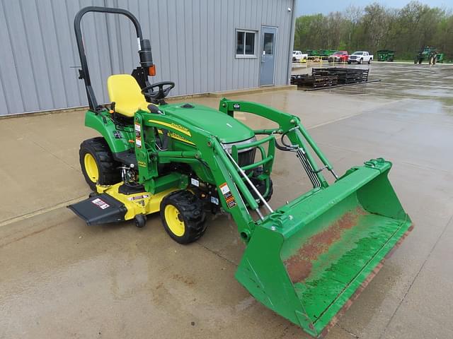 Image of John Deere 2305 equipment image 2