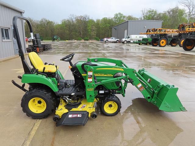 Image of John Deere 2305 equipment image 3