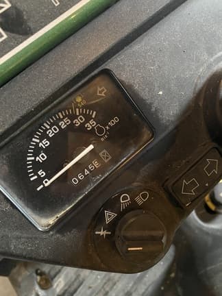 Image of John Deere 2305 equipment image 4