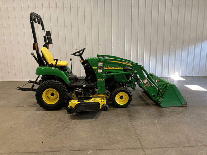 2008 John Deere 2305 Equipment Image0
