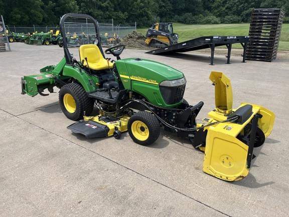 Image of John Deere 2305 equipment image 3