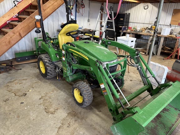 2008 John Deere 2305 Equipment Image0