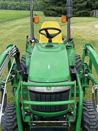 Image of John Deere 2305 equipment image 3