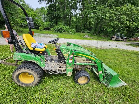 Image of John Deere 2305 equipment image 1