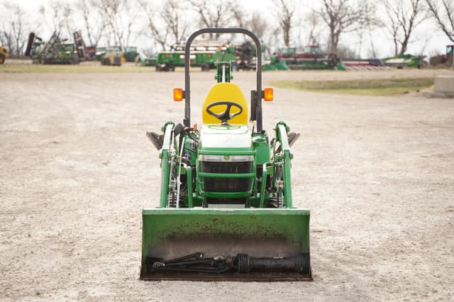 Image of John Deere 2305 equipment image 1