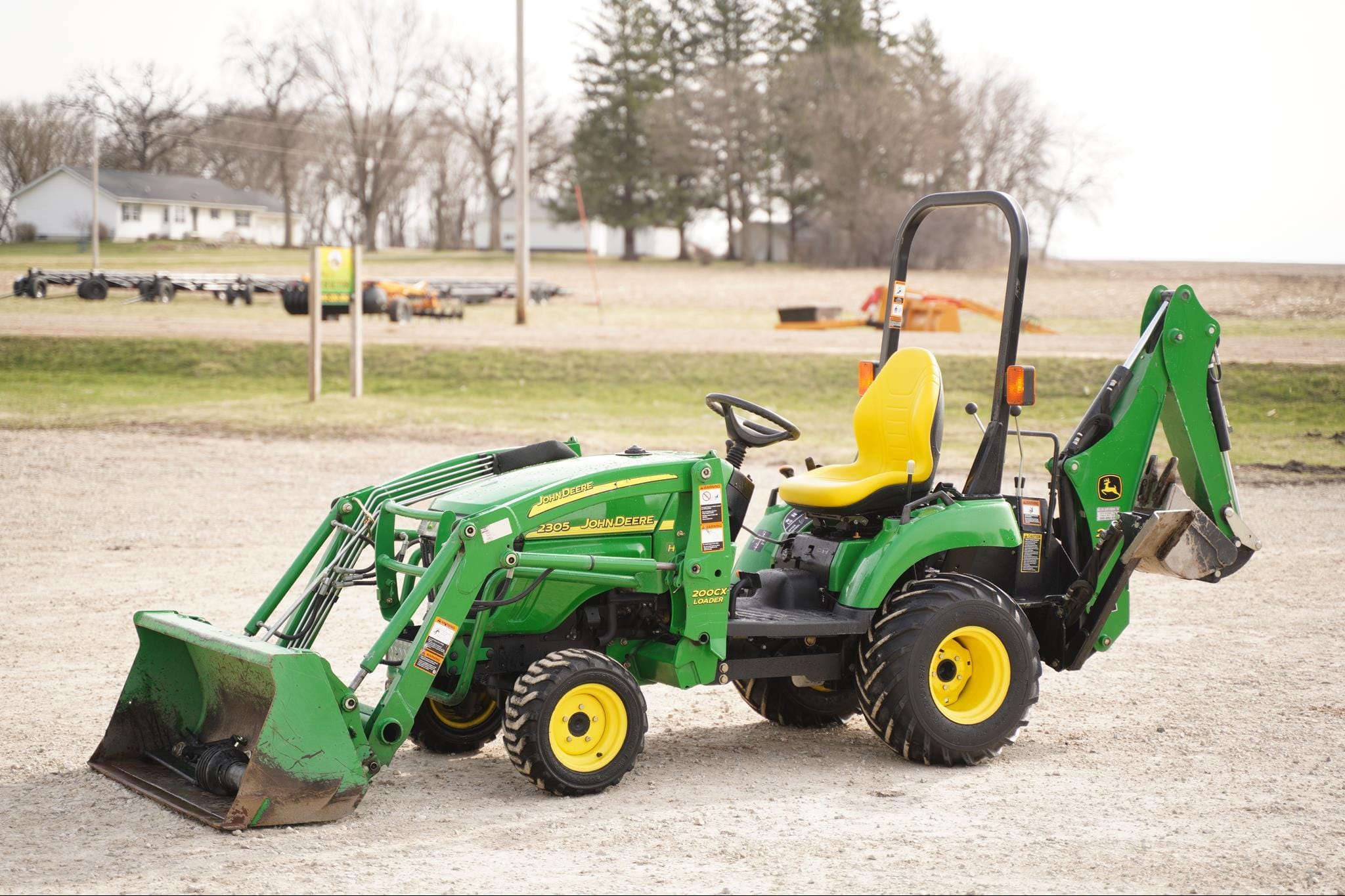 2008 John Deere 2305 Equipment Image0