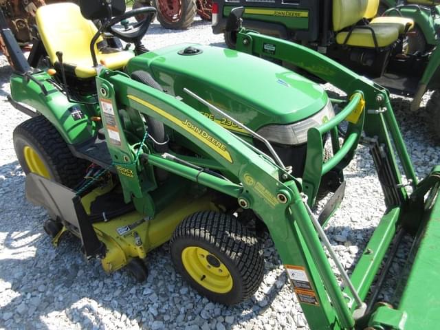 Image of John Deere 2305 equipment image 2