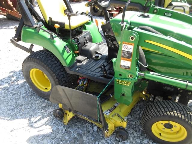 Image of John Deere 2305 equipment image 3