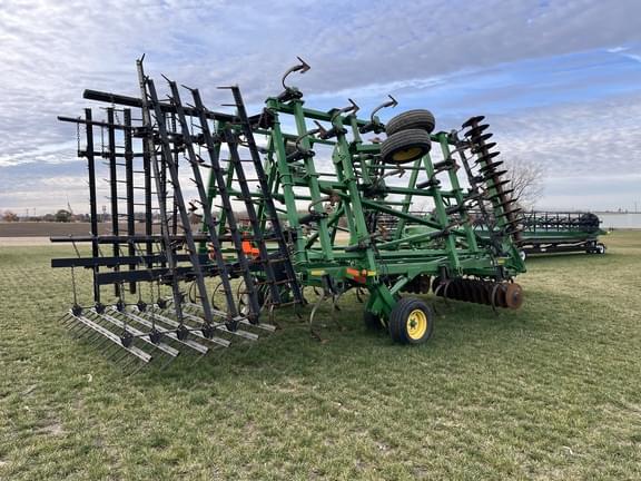 Image of John Deere 2310 equipment image 2