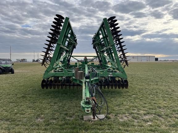 Image of John Deere 2310 equipment image 4