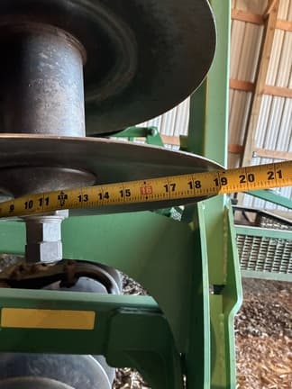 Image of John Deere 2310 equipment image 3