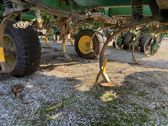 Image of John Deere 2310 equipment image 4